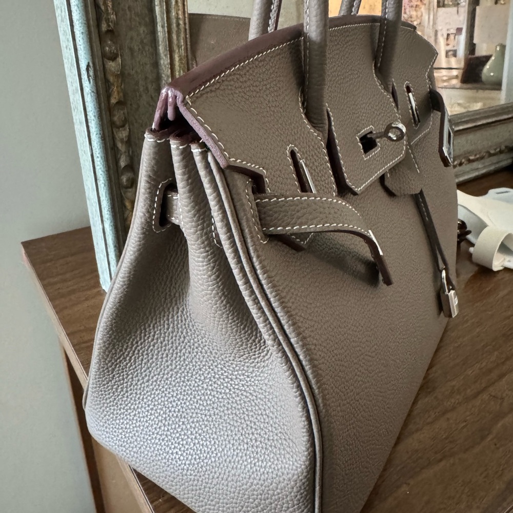 Elegant Taupe Handbag 30cm - Picture 3 of 5